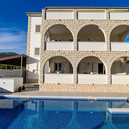 Villa Relax - Beautiful Apartment With Heated Saltwater Pool & Jacuzzi Kastela Dış mekan fotoğraf