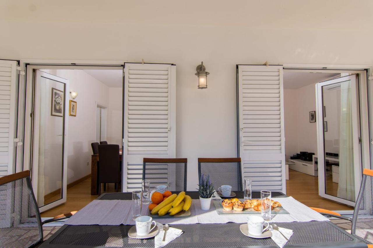 Villa Relax - Beautiful Apartment With Heated Saltwater Pool & Jacuzzi Kastela Dış mekan fotoğraf
